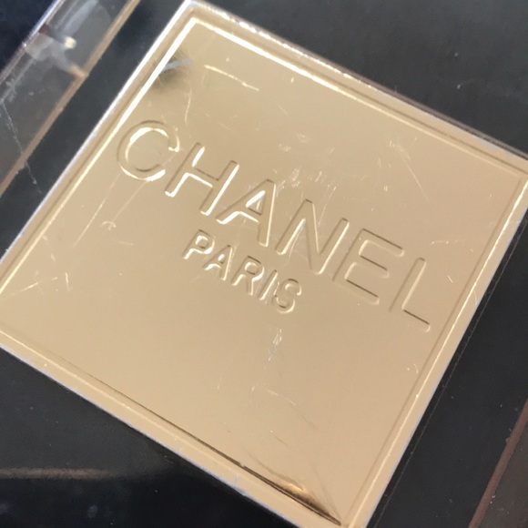 Rare Chanel 5 IPhone case with chain - Picture 12 of 16